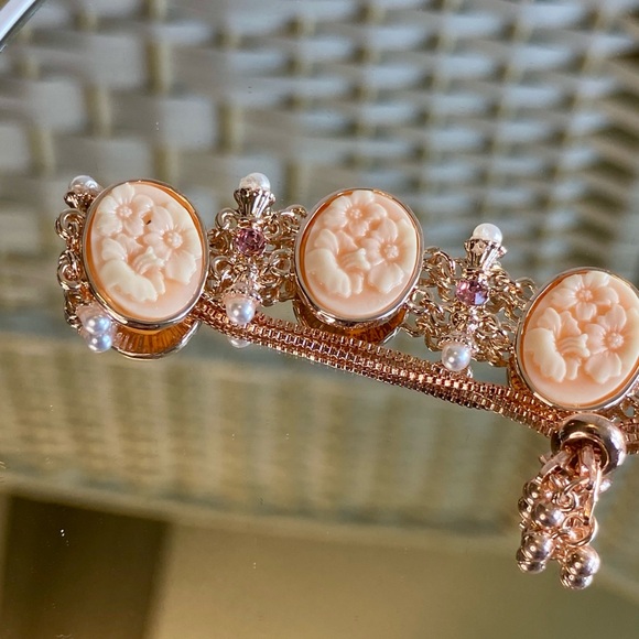 Pink Color Resin Pink Austrian Crystal & Simulated Pearl Bolo Bracelet Rosetone - Picture 7 of 14